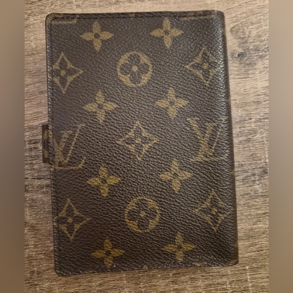 Louis Vuitton Agenda - Picture 3 of 7